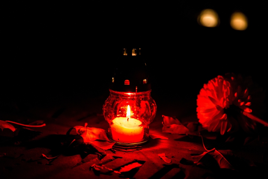 Sposoby na uczczenie bliskich | znicze z dedykacją Sposoby na uczczenie bliskich | znicze z dedykacją