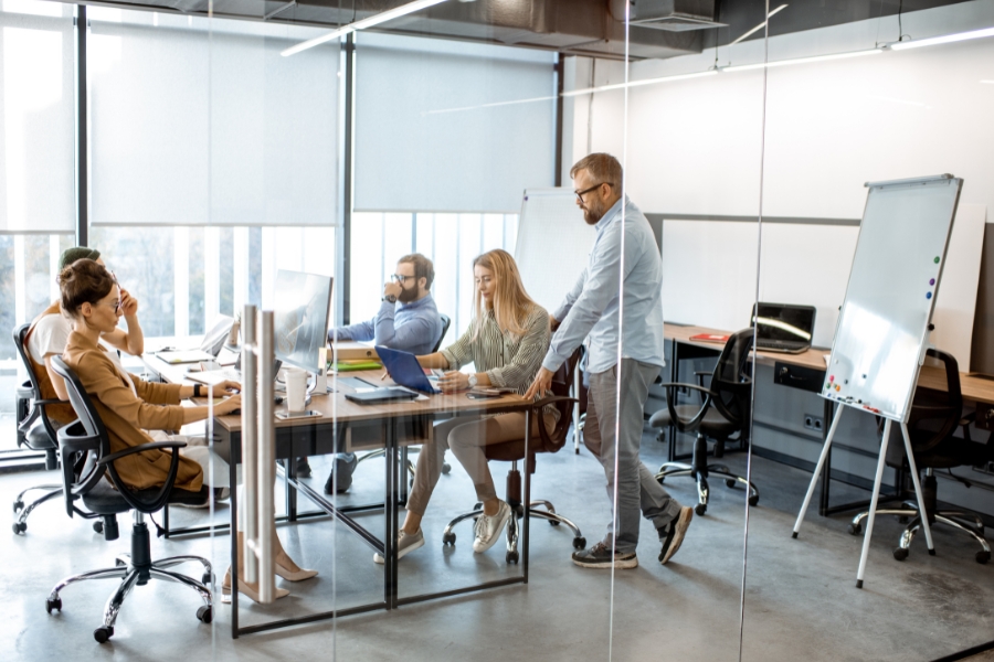 Montaż rolet w biurze księgowym Rolety w biurze